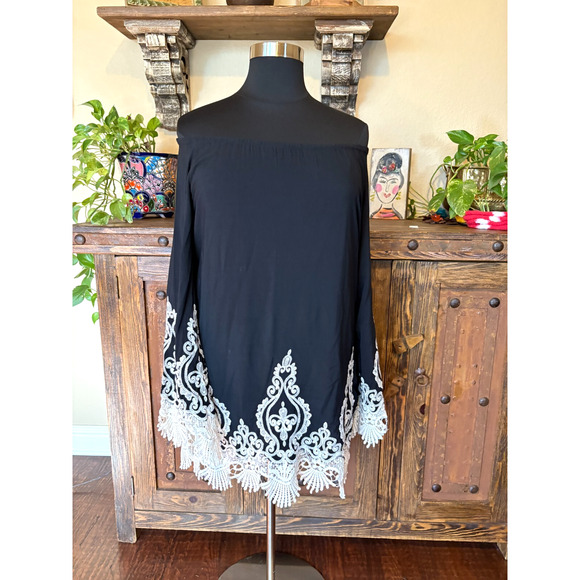 Black Tunic XL Cream Lace Embroidery Trim Boho Country Western Cowgirl - Picture 1 of 9